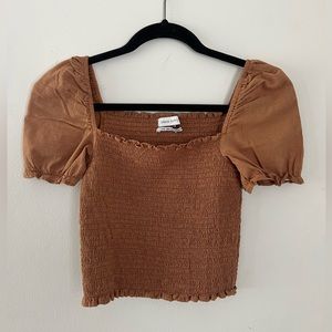 URBAN OUTFITTERS CROPPED PUFF SLEEVE BLOUSE TOP